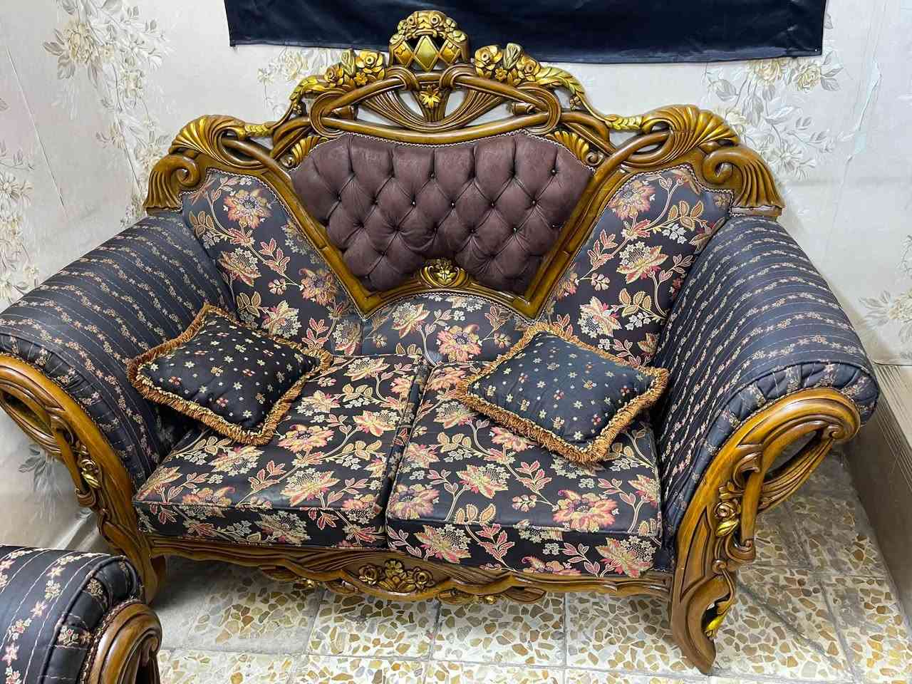 تخم تركي مستعمل ٩ مقاعد ويا طبلات اثنين للاستفسار  ***********
