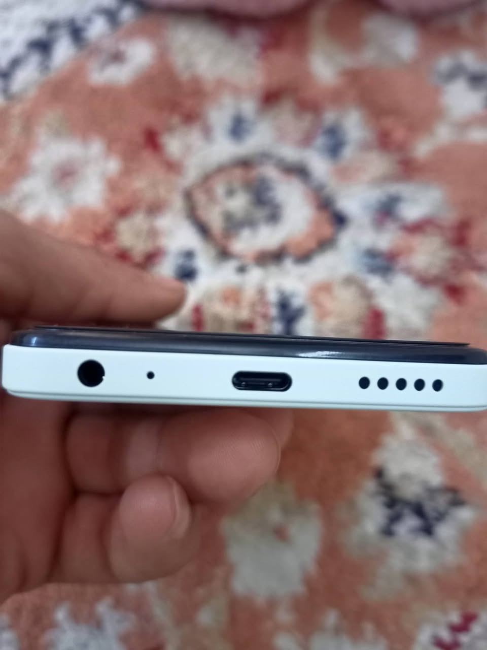 تليفون ايتل جديد ساعتين مشتغل للبيع السعر 100الف شراي اتصل ***********9
