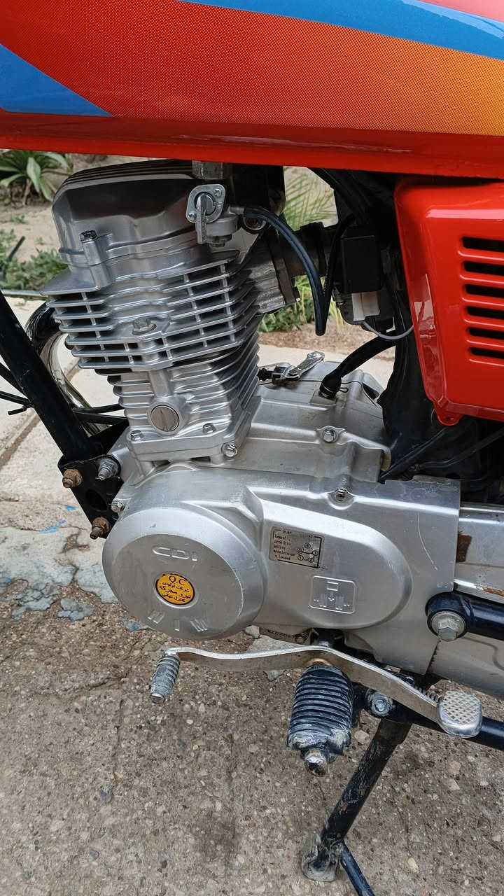 اربعة گير نامة أمتياز، (مو تعمير) غراض بلاد، موديل 23 اوراق اصولي، محرك مكفول كفالة عامة، اي نقص مابيها كهربائيات وبريكات، صالنصة كاتم، البلاد مالتها جعرة موجودة بالبيت، مكفولة كفالة عامة الدراجة السعر : 950 الف دينار، شراي تفضل خاص او الاتصال على الرقم : ***********
مو شراي لا تكسر بالسعر وتتعبني.
