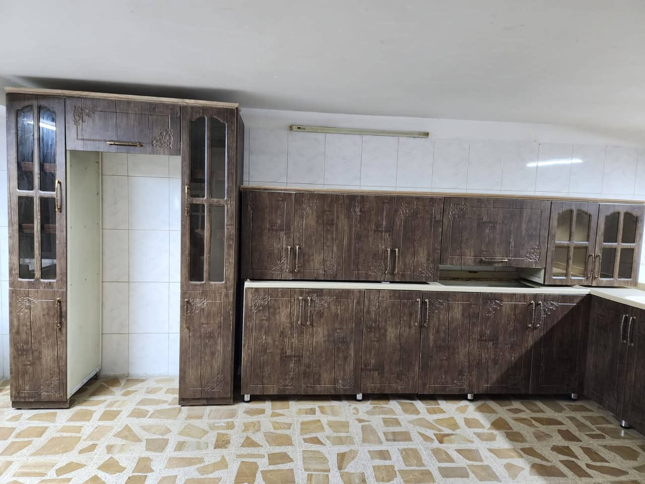 مستخدم نظافته 85بلميه 
قياس 4 امتار و90 مع فاترينه 
وسنك متر و90 كامل مرمر 
للستفسار ع وتساب ***********
