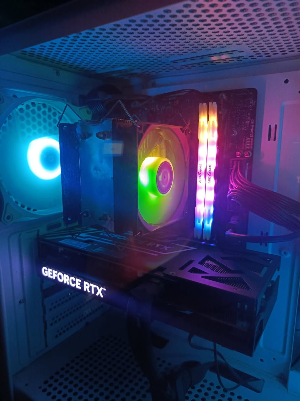 سيت اب
مواصفات الكيس : 

GALAX RTX 4070 SUPER 12GB 

i5  14400f 

Lexar 1tb m.2 gen 3 

650W POWER SUPPLY 

Ram  16gb  ddr4 3200mhz , 8*2

Msi pro h610m

مع شاشة حجم 24 , 165hz  , 1ms 
ماوس attack shark  3395 
كيبورد گيمنك + سماعة كيمنك hp + ماوس باد 

السعر : قيم


**إذا كنت صاحب هذا الإعلان وتريد حذفه لأي سبب، رجاءا أرسل رسالة إلى الدعم الفني**