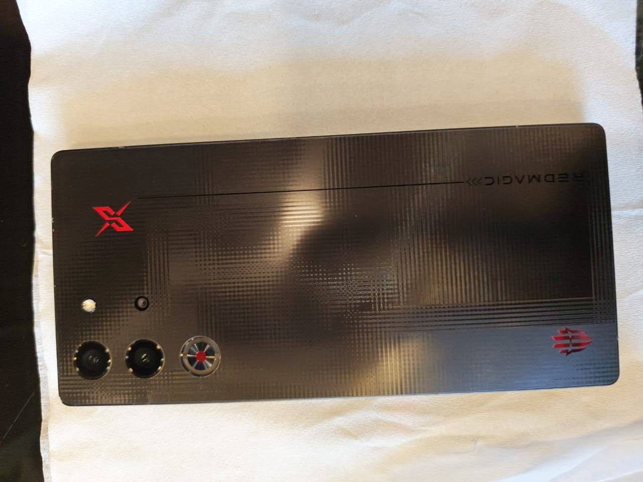 عليكم red Magic 10s proللبيع جهاز نضيف بي بس شخوط بصيطه مال كفر بشاصي  هم نقاط صغار ممبينات مكان جهاز بغداد زيونه سعر775 رقم للتواصل***********
