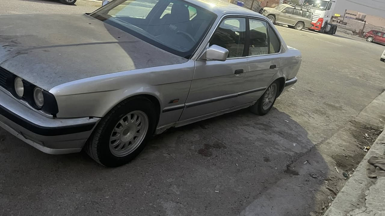 السلام عليكم بيع او مراوس
بي ام 535 كير عادي 
موديل 1992
رقم ديالى الماني طرف ثالث 

مراوس مكان بغداد


**إذا كنت صاحب هذا الإعلان وتريد حذفه لأي سبب، رجاءا أرسل رسالة إلى الدعم الفني**