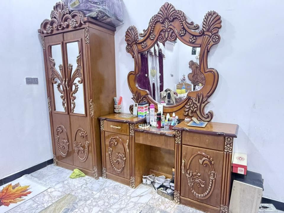 للبيع غرفه اخشاب نجارا نظيفه 
ستفسار ***********
