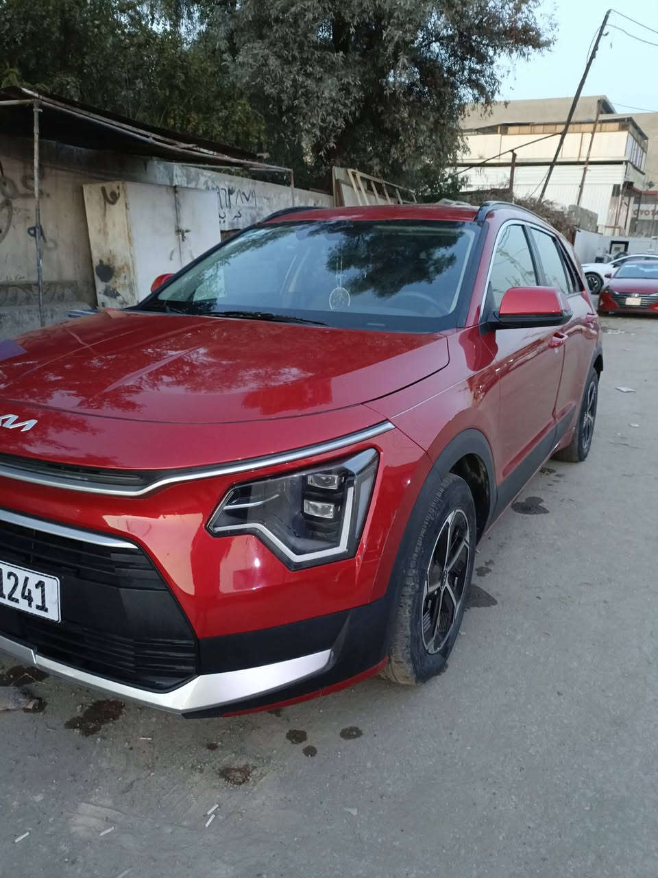 سلام عليكم 
كيا نيرو موديل 2023 احمر 
مواصفات فول عده فتحه
ماشيه 30 الف 
مصبوغ بنيد فقط رقم بغداد 
رقم الشاصي موجود يطلع صور حادث 
سعر 164 وبيها مجال 
للتواصل ***********
