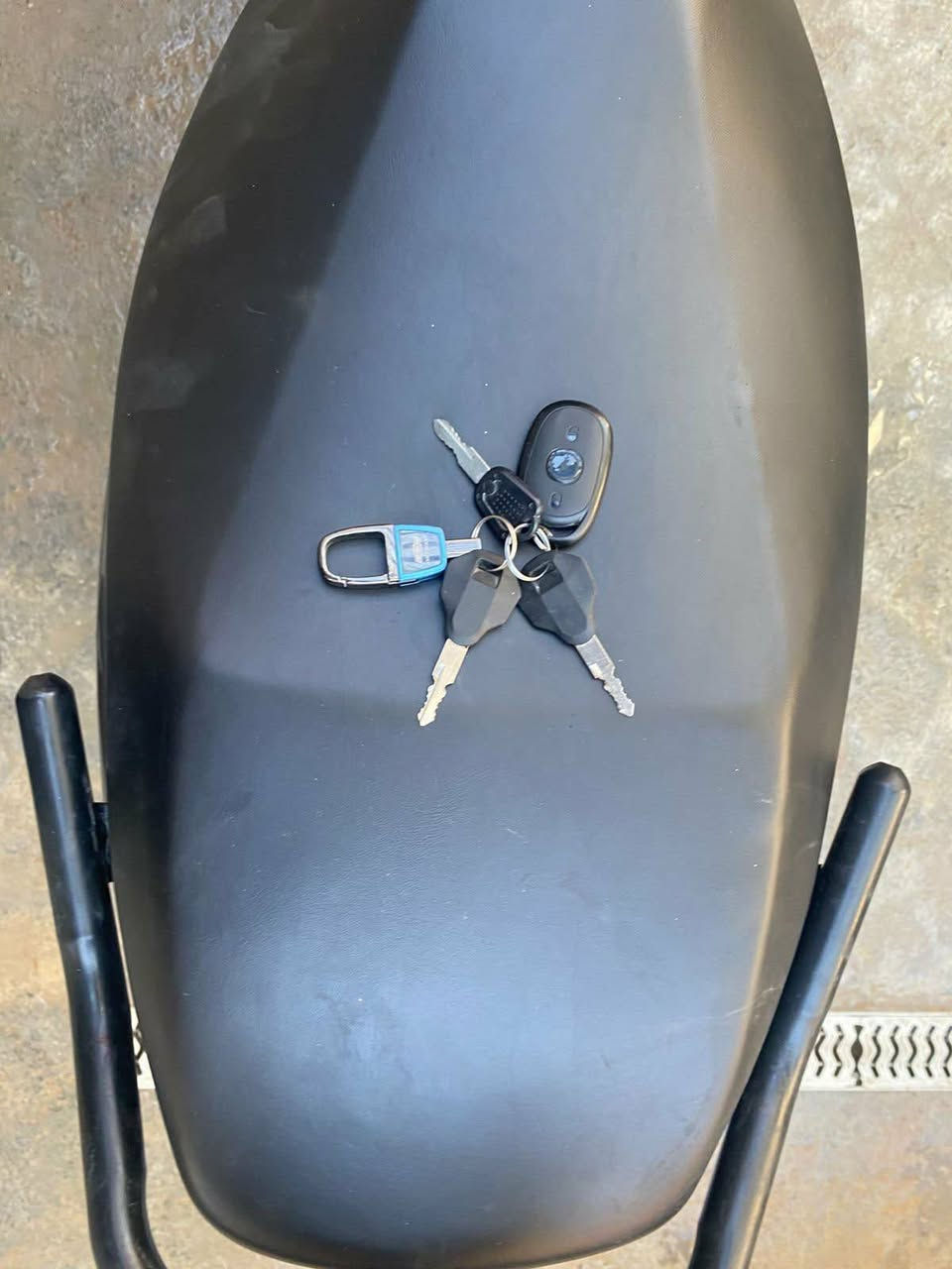 السلام عليكم دراجة شحن لبيع جديدة بمعنا الكلمة موديل 25 اي نقص مابيها بدون بطاريات تجي تفحص السعر 350 الف وبيها مجال المكان بغداد الكماليه


**إذا كنت صاحب هذا الإعلان وتريد حذفه لأي سبب، رجاءا أرسل رسالة إلى الدعم الفني**