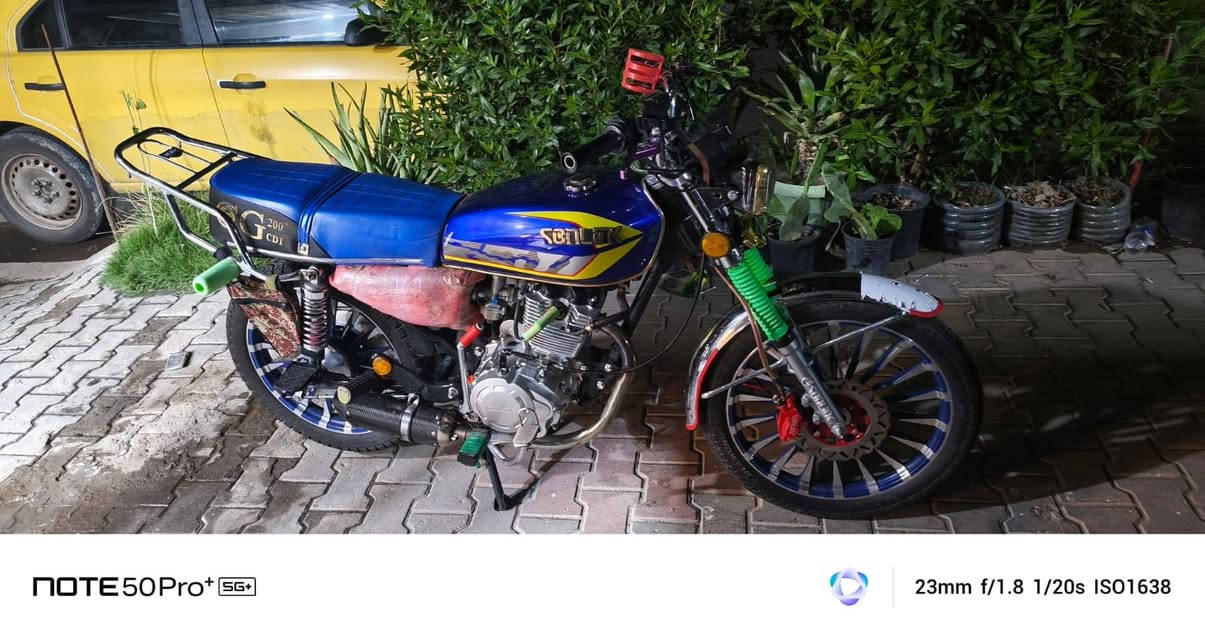 السلام عليكم دراجه ايراني خمسه كير 
 موديل 2024 الدراجه كفاله عامه 
ماشيه 2085 حقيقي 
محرك 200cc
دراجه على وضع الشركه 
الاستفسار اتصال ع الرقم *********** 

اني مكلف بل نشر
