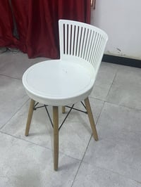 كرسي • للبيع