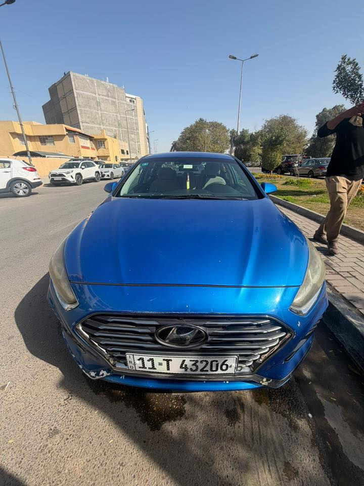 سلام عليكم 
سوناتا موديل 2018
وارد امريكي 
سيارة شاشة جبيرة 
تحكمات ستيرن
 محرك 2000 
رقم بغداد جديد 
هاند بريك بل رجل 
ماشيه السيارة 53 الف 
سيارة جديدة وحلوة 
مكان السيارة بغداد المنصور 
للاستفسار ***********
