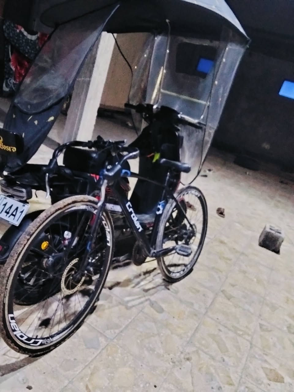 بايسكل سباق وزنه خفيف تشيله بيد وحده شرط سريع تايره صغير وبل مشي مميز سعر 150 وبي مجال لطيبين مكاني بصره كرمت علي رقم تواصل *********** مراوس بدراجه ناريه افظل
