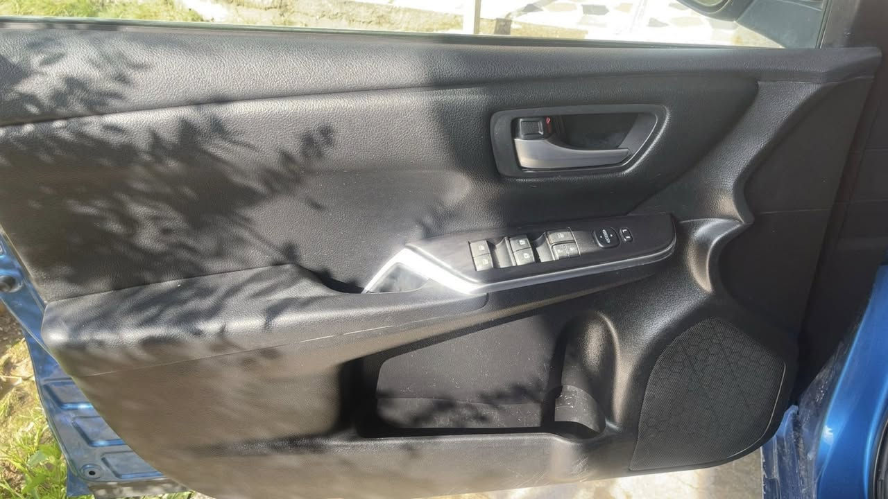 كامري موديل 2016 امريكي فئة XSe سبيشال فول بصمة فتحة سقف (سلايت) ومواصفات الفول معروفة ..محرك 2500 مفتوح كازكيت...شرط لاصرف ولانفخ ولا بخار وبدون راجز...طخم تاير جديد...صدر امامي خلفي بحالة ممتازة..تبريد+ تدفئة شغال..رقم سليمانية دولي هزة وسنوية جديدة...ضرر السيارة بوند فقط..والباقي مكفول ورقم الشاصي مرفق معّ الصور..
السعر المطلوب (145) وبي مجال قليل...
للأستفسار:
***********
***********
مكان السيارة/الشرقاط...
