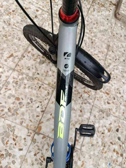 باسكل MTP ماركة BDF
***********
حجم ٢٦ لون سلفري تبديلات امامي ٣ و خلفي ٧
السعر ١٢٠ و بي مجال 
الباسكل جديد و غير مستخدم مع كافة ملحقات لايت و بك لايت و حقيبة . 
مكاني ناصرية حي الرافدين قرب مستشفى المعوقيين
