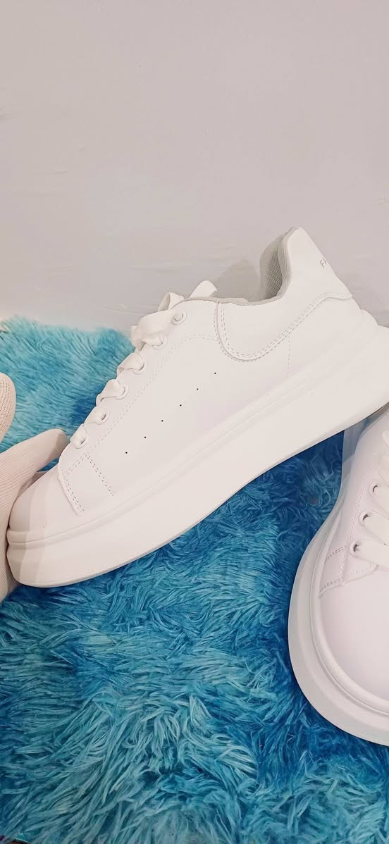 حذاء كاجول رياضي بهذا الجمال لون ابيض انطيني سعر ولبست العافيه قياس ٤٤. 🌺🌺


**إذا كنت صاحب هذا الإعلان وتريد حذفه لأي سبب، رجاءا أرسل رسالة إلى الدعم الفني**