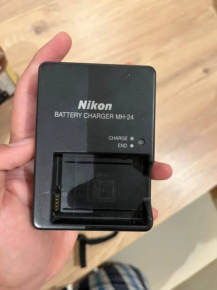 كاميرا نيكون D 3300
للبيع 
نظافة 85%
شترها ما اعرف شگد
مع رام وكافة الملحقات السعر 250


**إذا كنت صاحب هذا الإعلان وتريد حذفه لأي سبب، رجاءا أرسل رسالة إلى الدعم الفني**