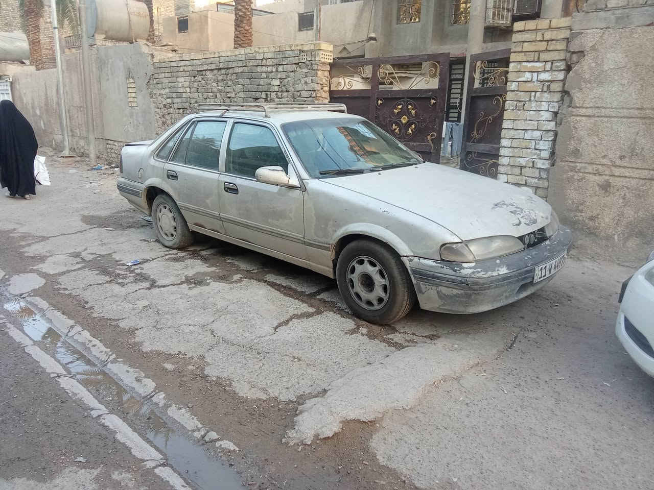 برنس البيع موديل 1995رقم جديد السياره جاهزه تبريد شغال حداديه زينه  بس عوزهة زوج تايرات الخلفية وسياره كلهة عل بلاد السعر 26ورقه وبيهة مجال *********** تصل وتدلل
