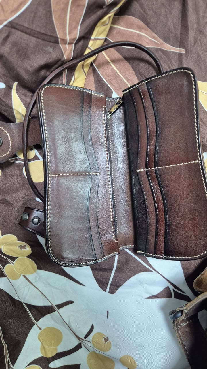 جزان جلد طبيعي من ماركة هارلي، وهندي السعر 150


**إذا كنت صاحب هذا الإعلان وتريد حذفه لأي سبب، رجاءا أرسل رسالة إلى الدعم الفني**