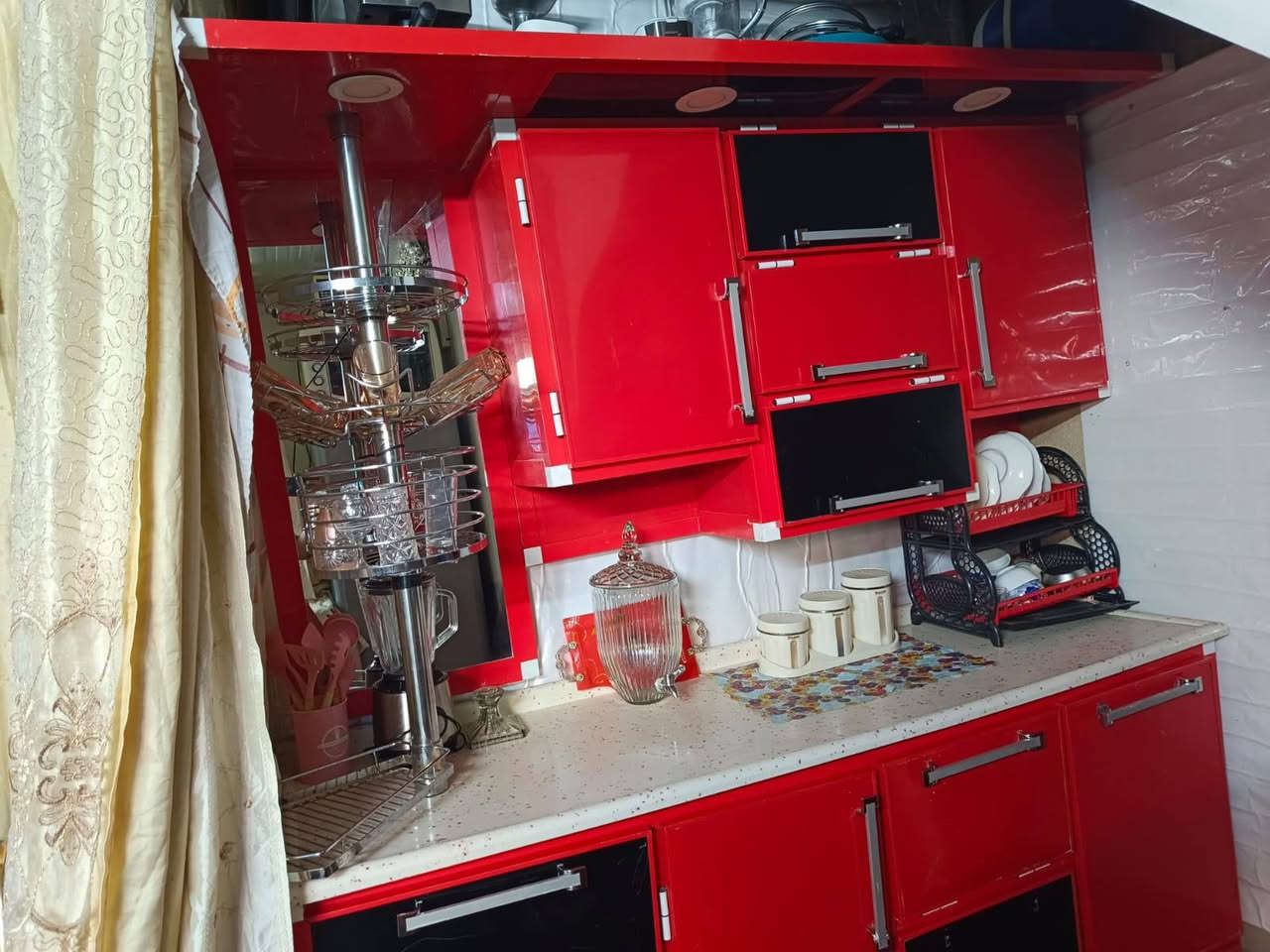 السلام عليكم كاونتر للبيع مرمر المكان البلديات السعر 200 قطعتين أجهزة كهربائية للبيع ***********
