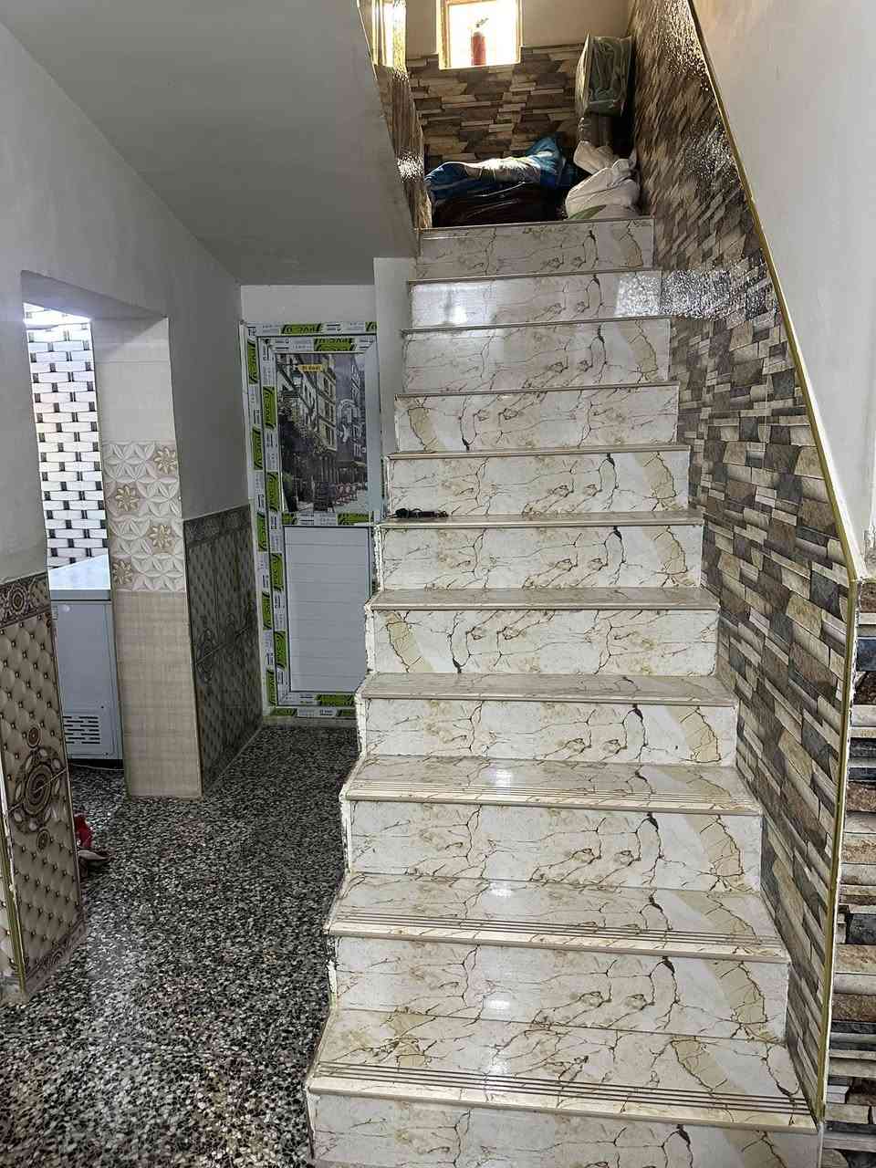 السلام عليكم 
بيت ٢٠٠ متر طابو صرف يتكون من ٤ غرف نوم ثنين فوك وثنين جوه وكراج وصاله ومطبخ وحمامات٣ 
العنوان الحسينيه السكلات سكله ١٣ 
للتواصل واتساب فقط ***********
السعر خاص رجآ
