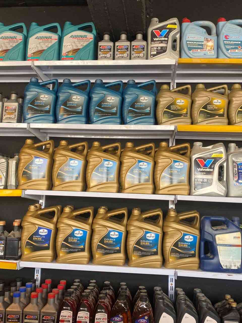 #القلعة #للزيوت #العالمية
عروووووض نار شرط بسعر مناسب جدا 
 لتبديل زيوت السيارات
غسل مجاني وفلتر مجاني اصلي وفلتر تبريد مجاني 

جميع الزيوت ماركات عالمية و في مكان واحد
تتوفر جميع قياسات اللزوجة للزيوت  - 
العنوان اسديرة وسطى طريق البرية ماقبل كراج هشام 
🛢️انواع الزيوت    
#اكسادو 
#ادنول 
#موتل 
#يرول 
#موبر 
#بروفي-كار (PROFI-CAR)
#امزويل (AMSOIL)
#موتل (MOTUL)
 #موبيل 1 (MOBIL 1)
#كاسترول ايدج ( CASTROL EDGE)
#ميتاسو (MITASU)
#ميغ 1 ( MAG1)
#تويوتا (MOTOR OIL)
#لكزس (LEXUS)
#موبار (MOPAR)
#كويكر (QUAKER)
#توتال (TOTAL)
#ليكوي مولي ( LIQUI MOLY )
#رافينول (RAVENOL)
#بيل١ (BELL1) شتريد يمنا بعد العنوان اسديرة طريق المقبرة


**إذا كنت صاحب هذا الإعلان وتريد حذفه لأي سبب، رجاءا أرسل رسالة إلى الدعم الفني**