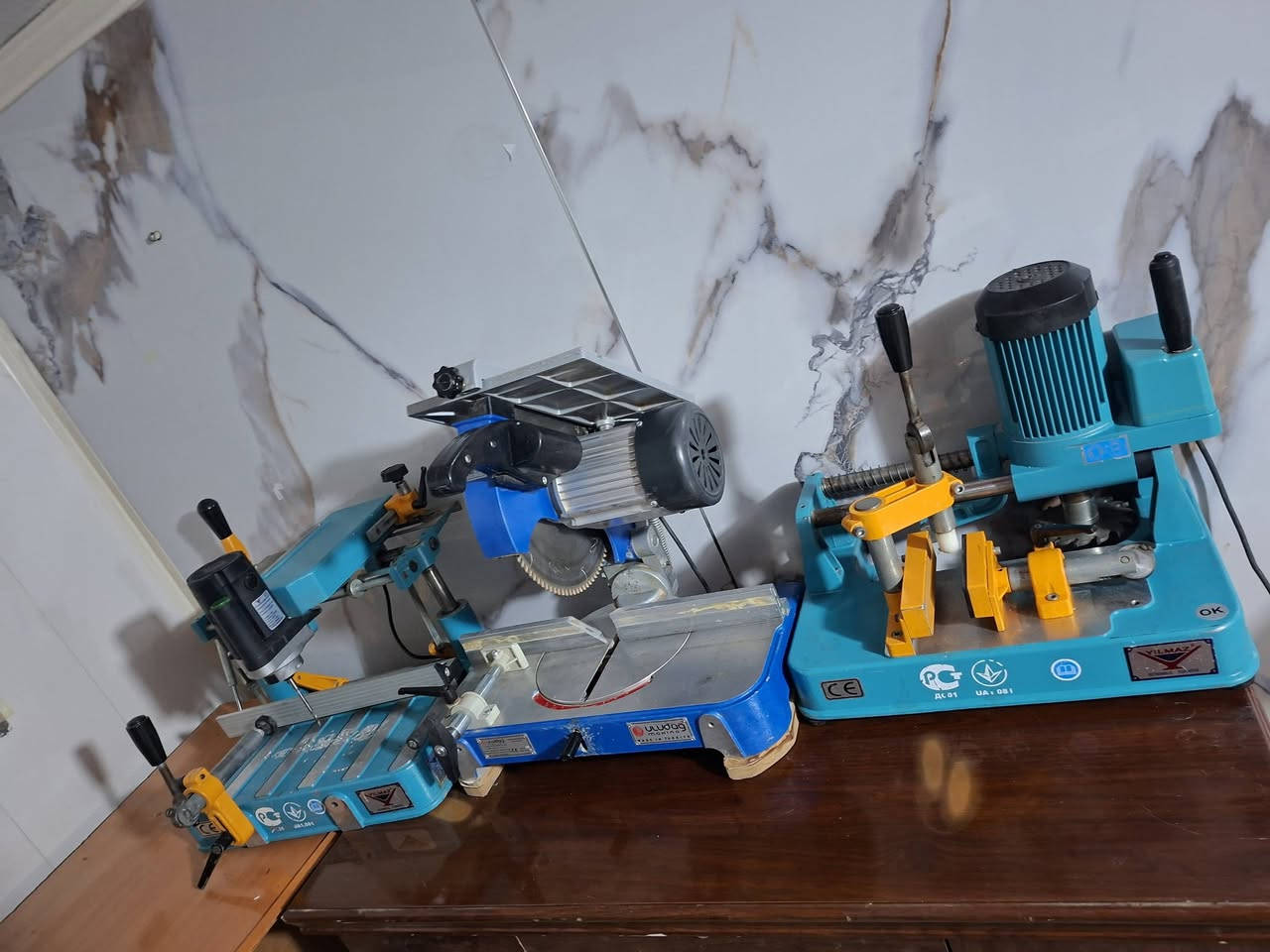 تاقم كامل المنيوم للبيع.
عنوان: السليمانية

***********  واتساب
