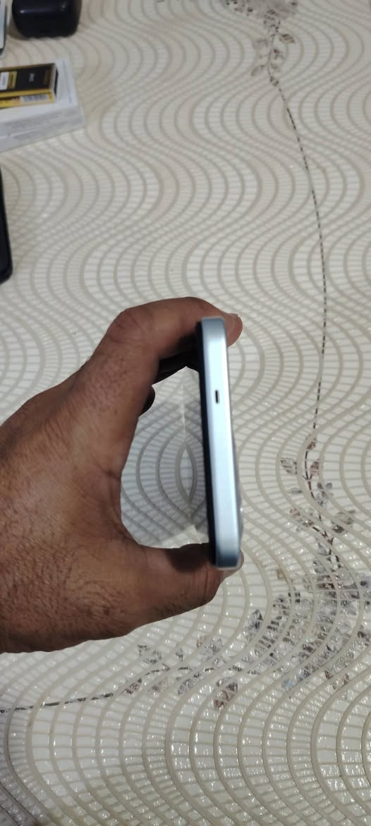 جهاز تكنو سبارك 40c للبيع او مراوس بجهاز الاتصال ع الرقم *********** الحله المهندسين
