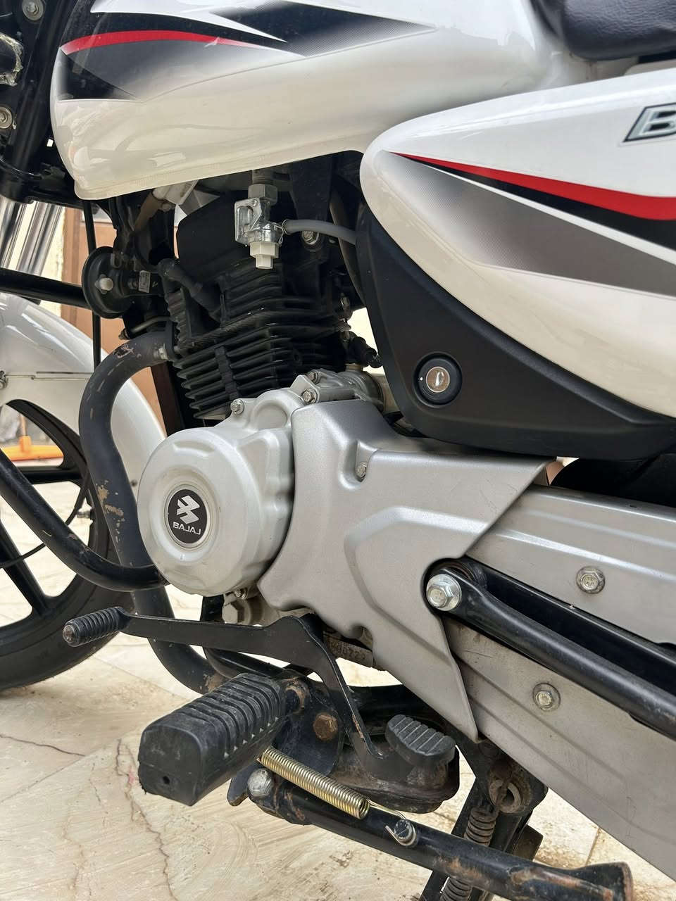 سلام عليكم بوكسر لبيع  23 رقم وسنويه بسمي تحويل ثاني يوم دراجه كفاله سعر 2500 وبيها مجال ***********
