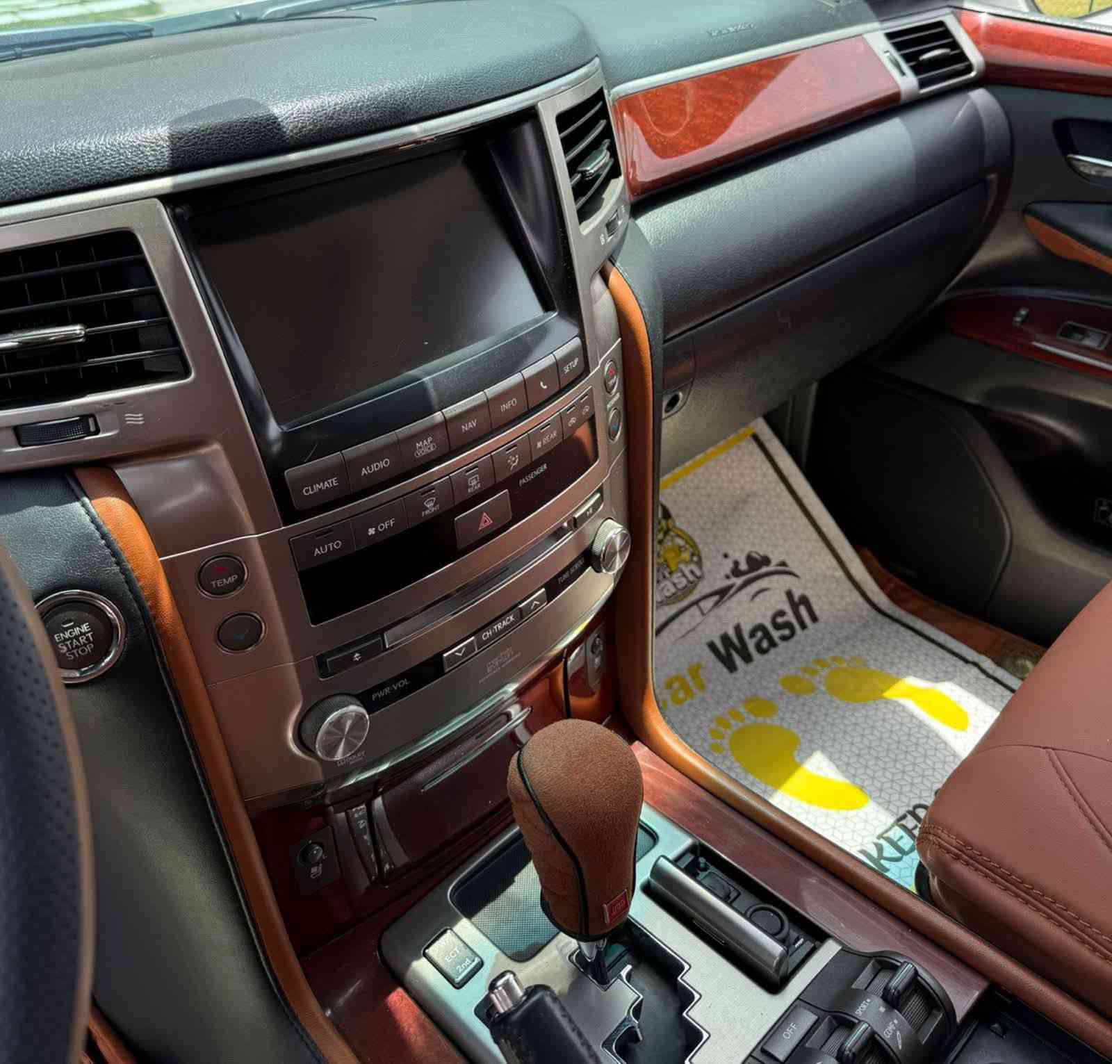 سلام عليكم  الكزز اكس570موديل 2013ماشيه 130رقم اربيل بسمي سياره كلش نضيفه مالبيت بيه سونار كفاله عامه محرك وكير مكان سياره كراده جادريه السعر 365 بيه مجال شراي هذا رقمي ***********
