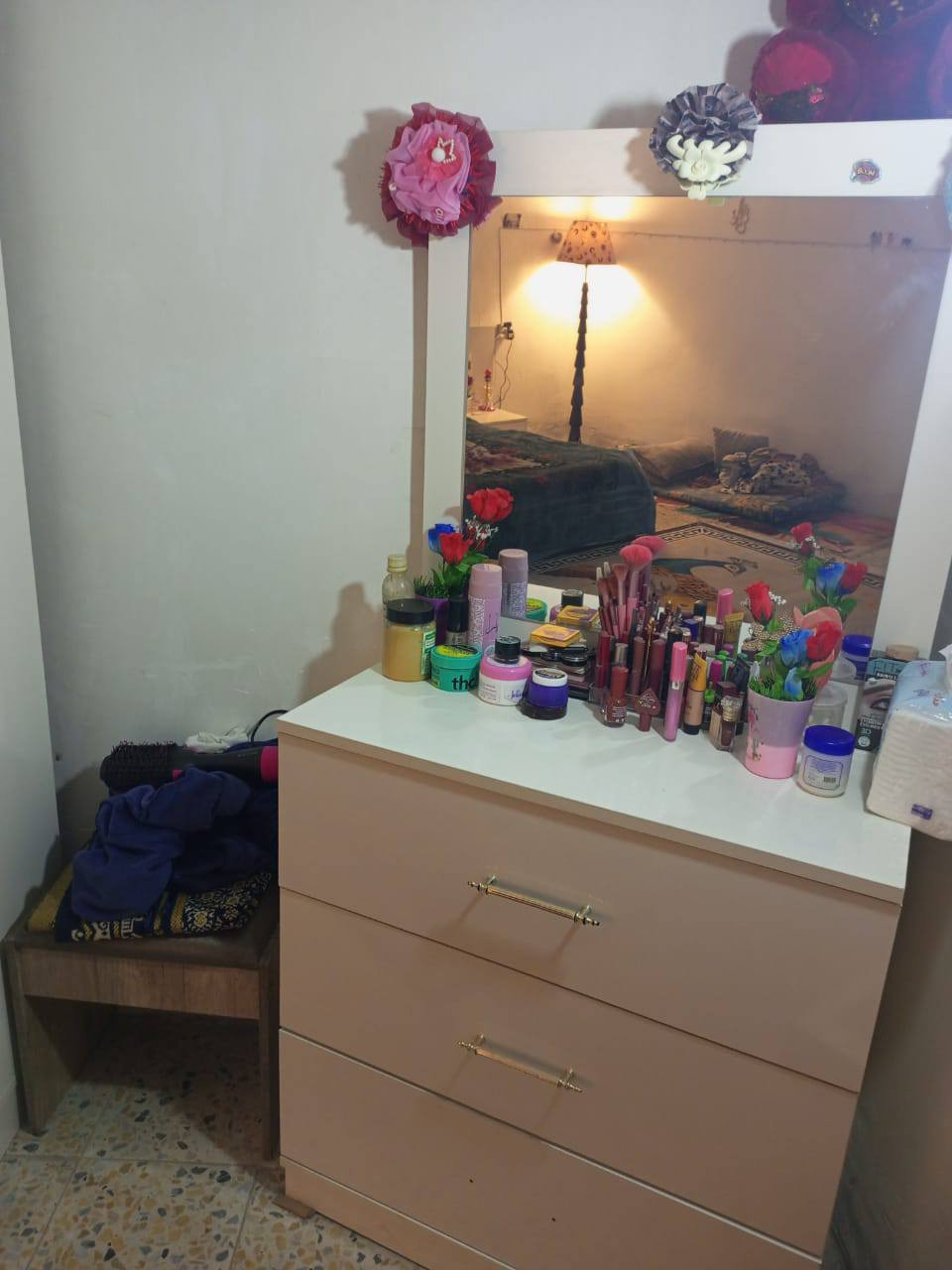 ***********بي وتساب لهتف
غرفه للبيع ما مستخدمه شهرينشهرين السعر 450 وبيها مجال
