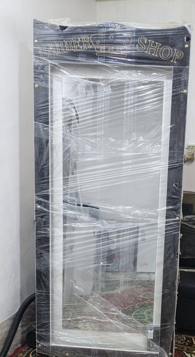 السلام عليكم يوجد مستلزمات حلاقة فاترينه
عربة حلاقه
كرسي حلاقة
ميز للاستفسار الاتصال على الرقم او على الخاص
رقمي0780 895 9406
مكاني الانبار قضاء هيت
