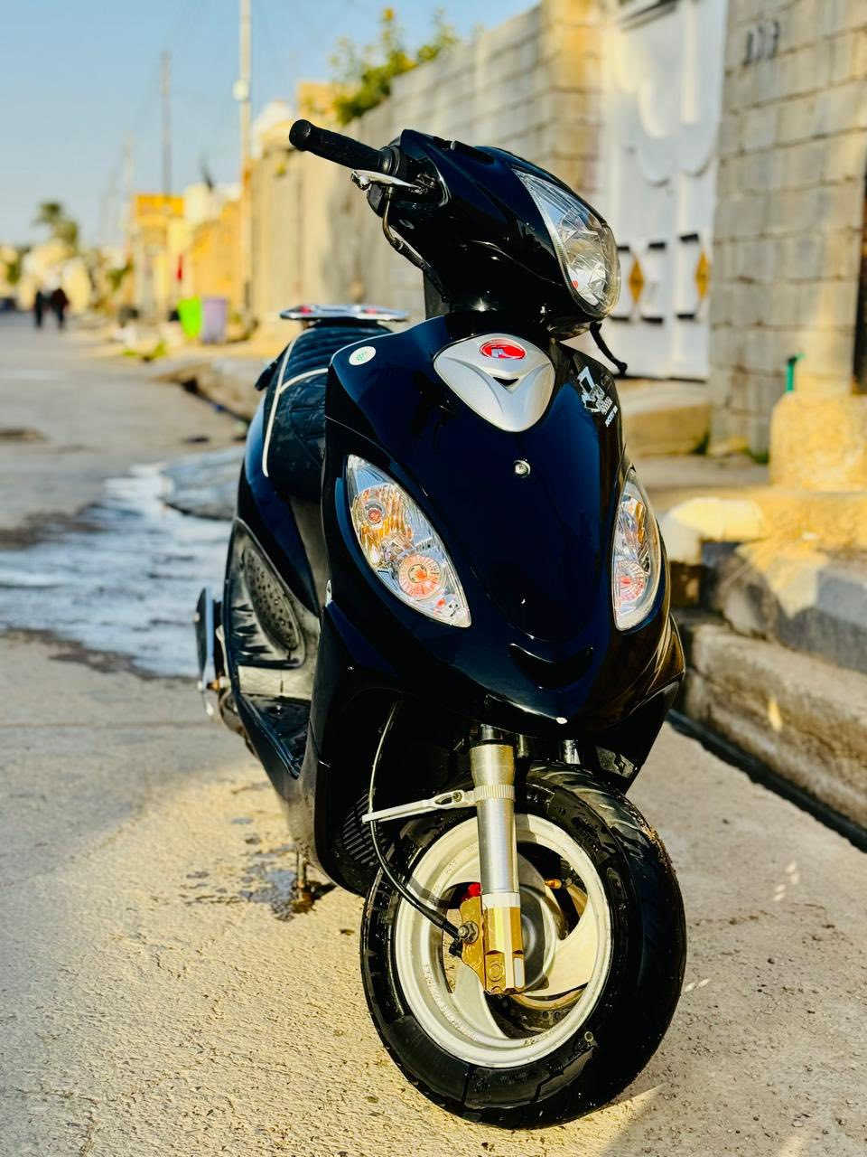 دراجه كامكو v2 
موديل 2016
دراجه مزوده 
كفاله عامه 
***********
