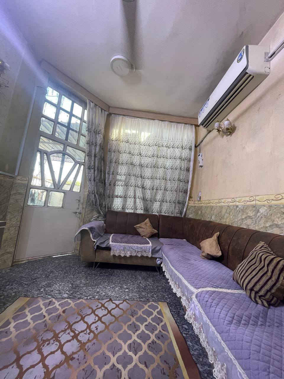 دار لبيع  مساحته ٩٠ متر   واجهه ٦ في ١٥  نزاله
يحتوي ع ثلاث طوابق , استقبال,  ثلاثه غرف نوم ,  مطبخ وطابق الثالث سويت كامل مع خدماته 
العنوان حي اور قرب جامع فردوس  
الاستفسار /
***********
***********
