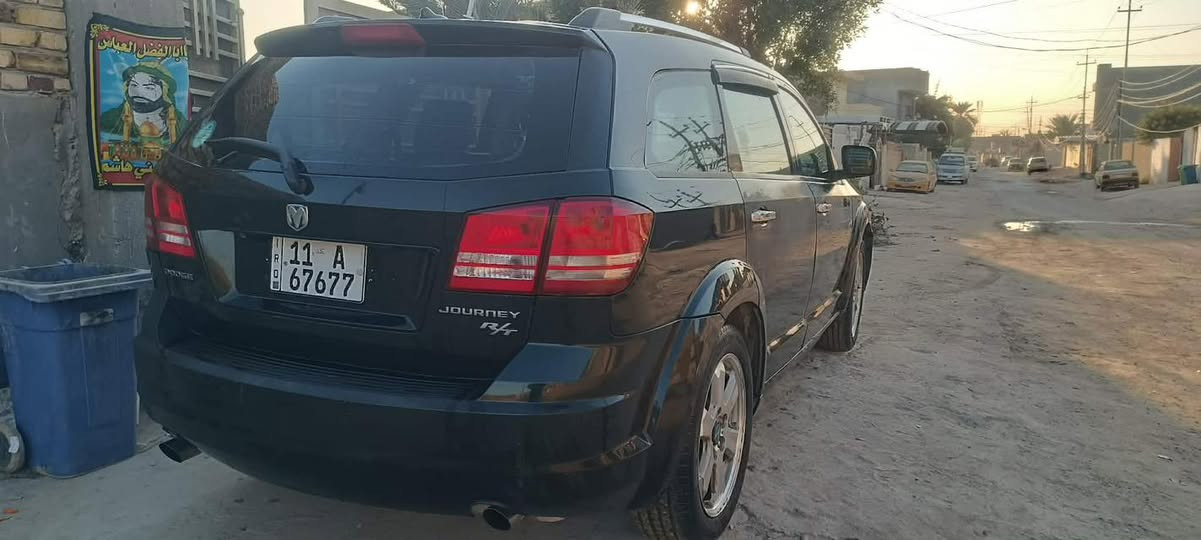 السلام عليكم دوج جورني 2010سياره رقم بغداد باسمي سنويه ل2030 حداديه نص عمر كير  جديد مكينه بيه ضعف سياره شغاله مكان السياره حله مركز ***********السعر 70 وبيه مجال
