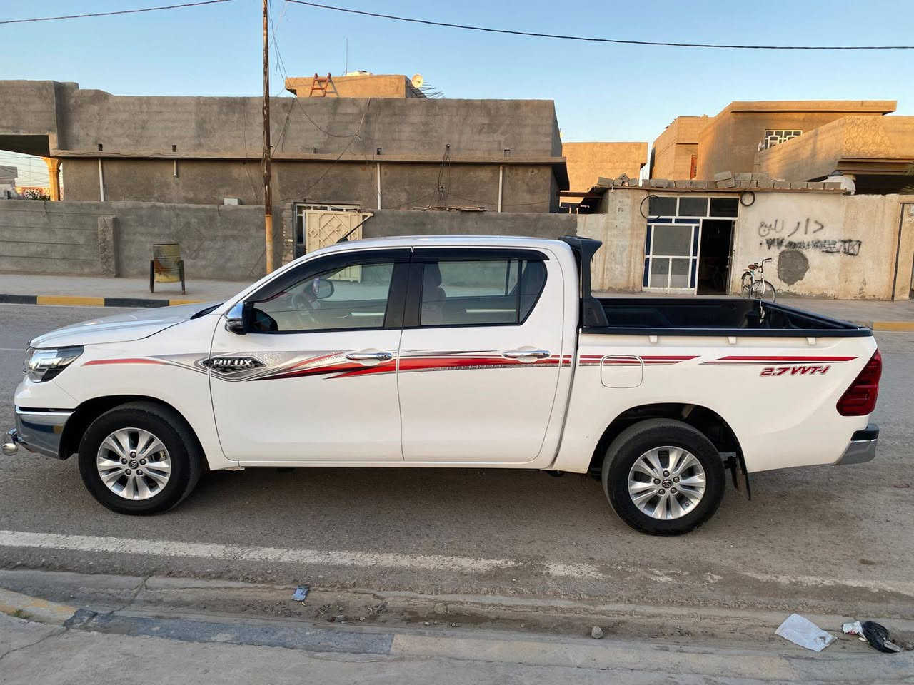 السلام عليكم للبيع بيكم هايلوكس موديل 2024رقم بغداد بسمي تحويل مباشر مكفوله كفاله عام لسونار موجود بلمنشور مكان السياره بعقوبه اتصل وتدلل *********** ابو غيث
