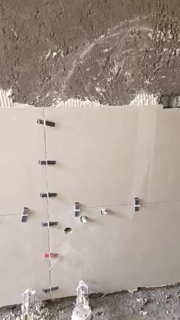 خلفه سيراميك ورضيه وتصفير لوح بالمادة وكافة الختصاصات شغل ليزر المتر جدار ٨ المتر ورضيه٧  متفرغ حالين  والتزام من ديوانيه  *********** ***********
