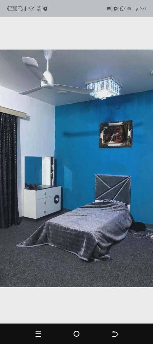 السلام عليكم بيت للبيع زراعي سند 25 حي الفرات قرب جامع الامام المهدي يتكون من غرفتين نوم 4.5 استقبال 4.6صاله 9.4 مطبخ 5.4 غرفه نوم فوك 4.4صحيات طارمه حديقه البناء كونكريت مسلح ثاني بيت عن الشارع العام ..***********
