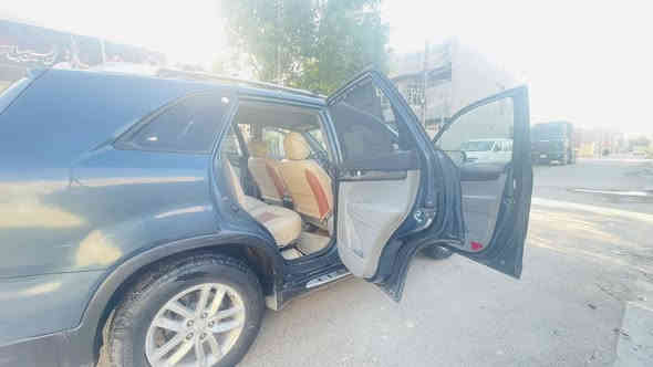 سورنتو 2015 أمريكي 
محرك 4 سلندر 
ماشية : 106 الف حقيقي
رقم بغداد الماني تحويل ثاني يوم
سنوية جديده هزة جديده
المواصفات : 
فول عدا الفتحة 
فور ويل (AWD) 
بصمة تشغيل
بصمة ابواب
تحكم استيرن فول جهتين
اشاير بالمري
تثبيت سرعة
2قطع تبريد
لد امامي وخلفي 
7 راكب
شاحن وايرلس
يدات الابو
العنوان : بغداد 
الاستفسار 
‭0771 321 7620‬
