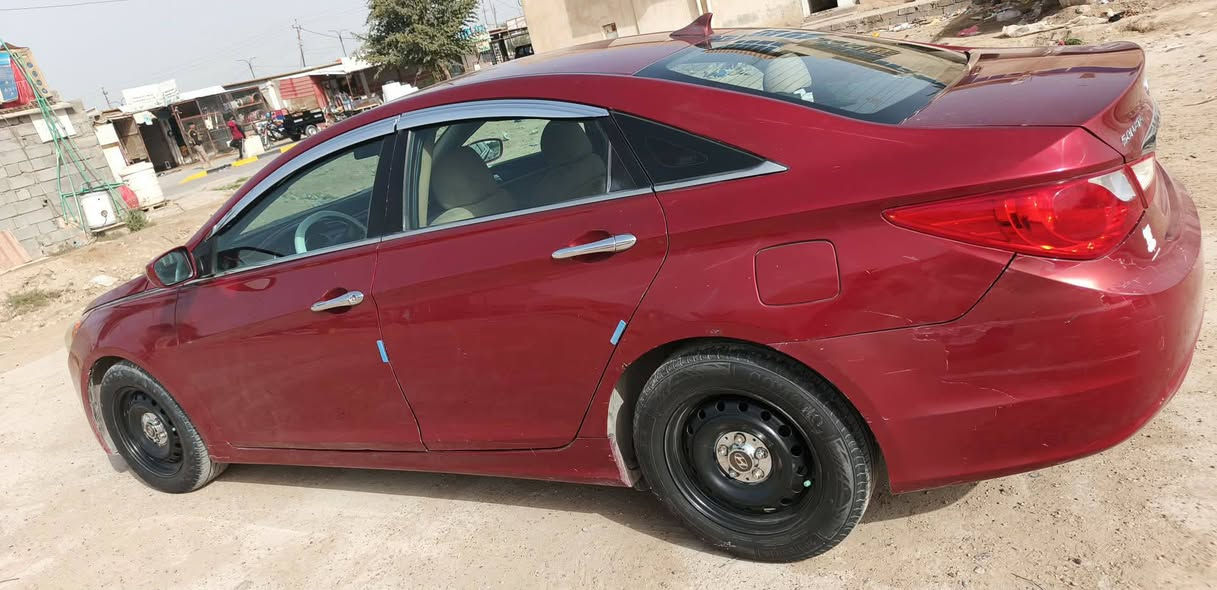 السلام عليكم سوناتا 2013 للبيع
السعر ٨٥ سياره باسمي تحويل ثاني يوم  رقم انكليزي 
***********
سياره تخم جديد 
صدر فول 
تحكم ستيرن 
شاشه 
تدفئه 
تبريد 
كلها فول فول
