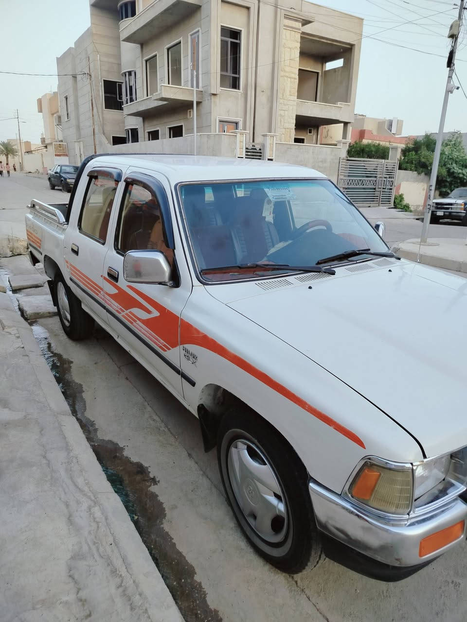 تويوتا هايلوكس 1997 GLX
داخل احمر 

كوبون بانزين
حدادية وكهربائيات شرط

تدفئة وتبريد 

جامات كهربائي

كير محرك شرط 

زوج تايرات جديد

رقم نينوى مسطرة دولي 

سنوية جديدة اني الشرعي 

سيارة حلوة ونظيفة مال بيت 

مكان السيارة قضاء تلكيف /حي القدس

للأستفسار اكثر التواصل مع ***********
