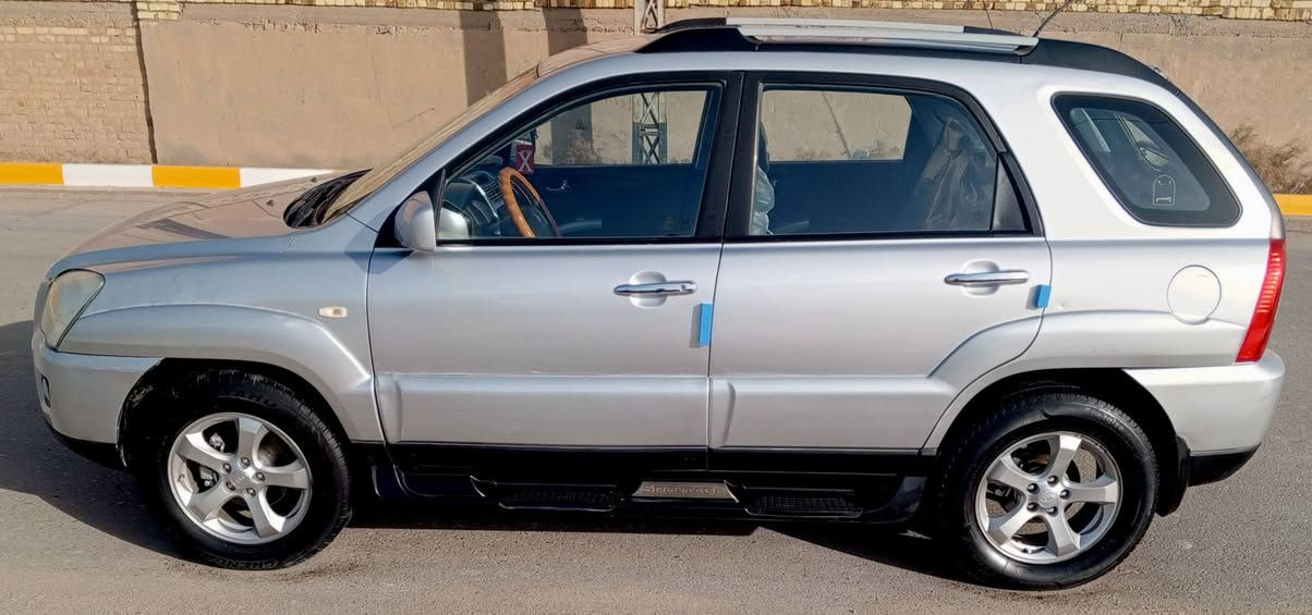 كيا سبورتج 2009 خليجي رقم بغداد مشروع وطني 
محرك أربعه سلندر حجم 2000  
بيها صبغ تجميل الباب الامامي عكس السائق بدون اي ضرر  والباقي مكفول . تبريد تدفئه كهربائيات كلها شغاله سياره جاهزه  مكان السياره ذي قار ( السعر 120)
‏‪***********‬‏
‏‪***********‬‏ ناصرية, ذي قار
