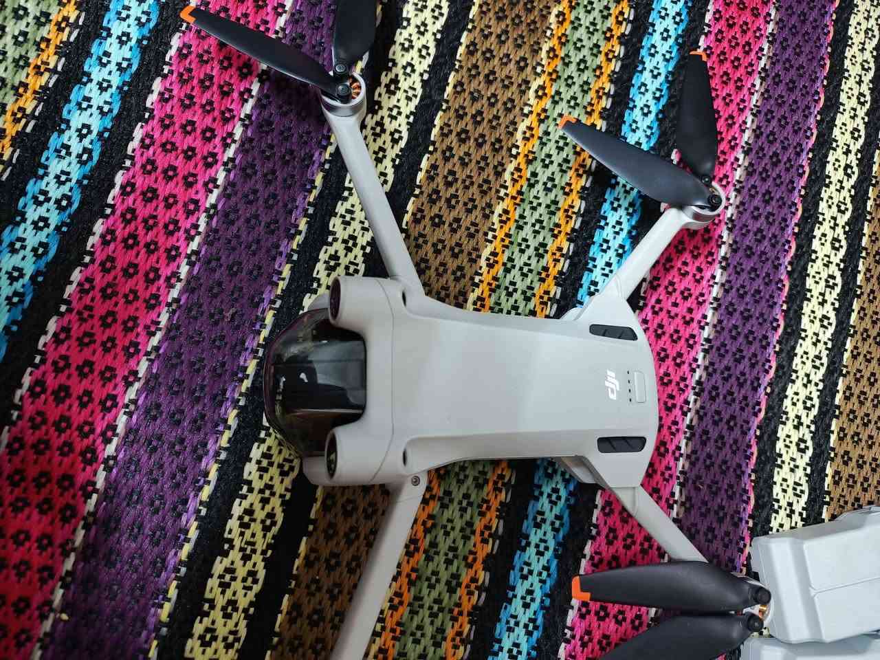 مني ثري برو كومبو جوستك سمارت نظافه مثل ما واضح بالصور مابيها شخط تجي تفحص وتقتنع وتشوف بعينك مكاني بغداد السعر مليون قفل ***********
