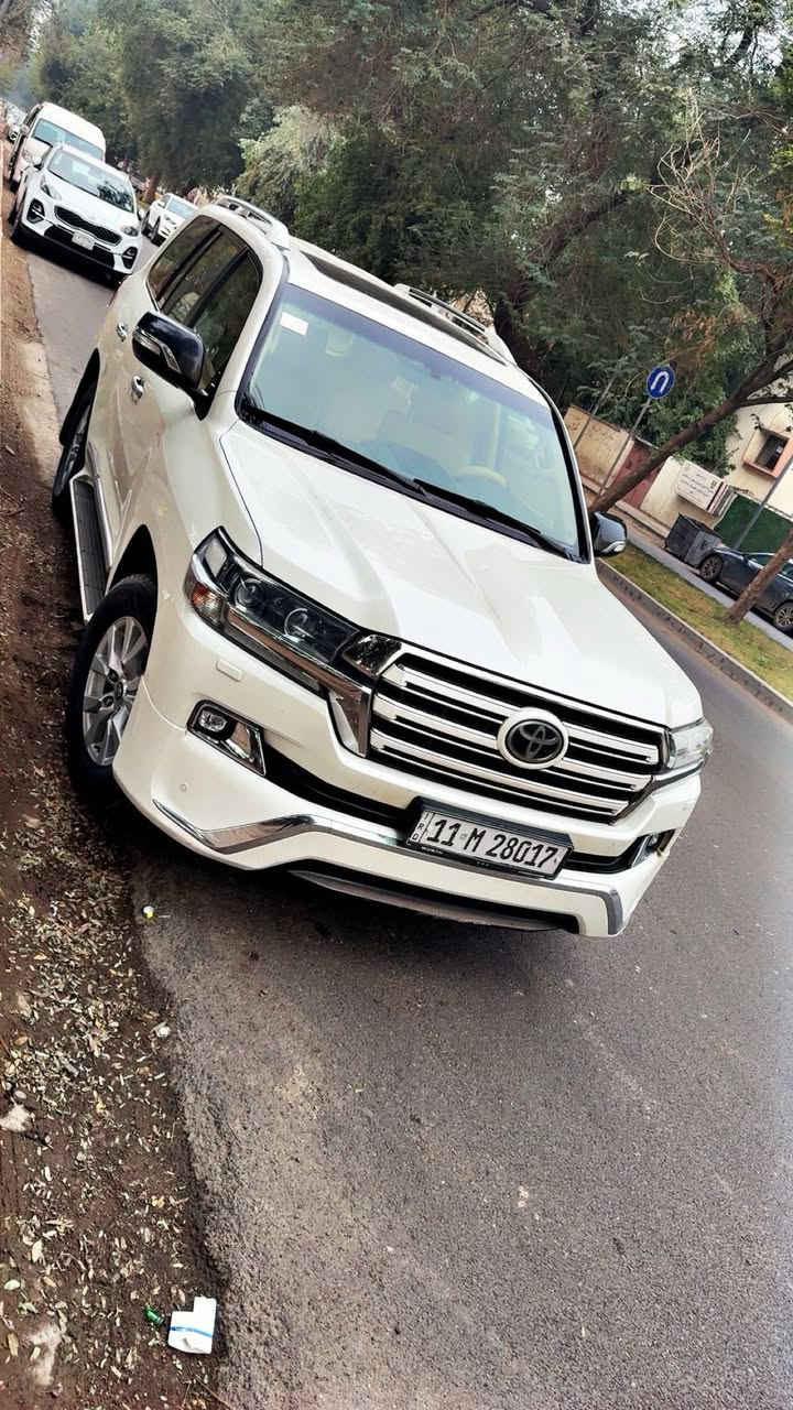 السلام عليكم
من رخصة الادمن 
لاندكروزر GXR 2017 للبيع 
✅ لون ابيض صدفي 
✅ محرك 4.0 ستة سلندر
✅ كشنات جلد + 2 كهربائي 
✅ الداخل لون بيجي
✅ تحكمات ستيرن 
✅ فتحة سقف 
✅ فور ويل 4x4 
✅ حساسات امامي + خلفي 
✅ مري شفط 
✅ تشغيل عن بعد 
✅ ثلاجة 
✅في السقف DVD
✅ كامرة خلفية 
✅ بصمة عدد 2 
✅ تبريد 3 قطع 
✅ مكينة + كير كفالة
✅ ماشية 153000 KM 
📍موقع السيارة / ديالى - بعقوبة
✅ يوجد بارد في الجنطة + صبغ جداً بسيط
      ويوجد pdr ايضاً بسيط
السعر $475 وبيها مجال بسيط 
للاستفسار : التواصل على ⬇️
📞الهاتف : ***********
☎️ واتس : ***********
