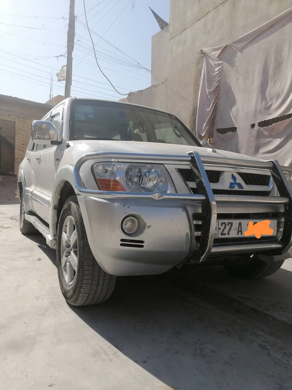 السلام عليكم سياره للبيع او مراوس بيكم فلاونر باجيرو ٢٠٠٦ مكفوله باسمي رقم مميز جديد تبريد ثلاثه قطع حداديه جديد لون أبيض مري شفط شاشه كبيره ***********
