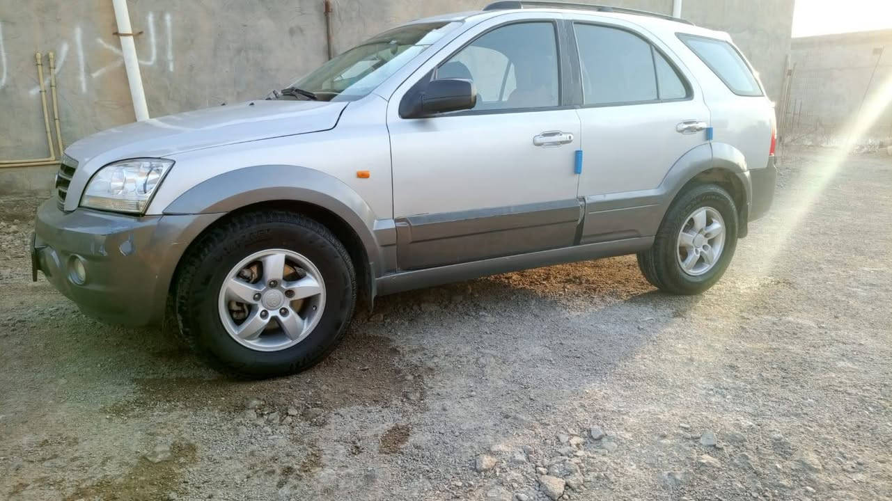 سلام عليكم سياره للبيع سورنتو موديل 2006 تبريد شغال تخم تاير السياره بسمي احول ثاني يوم *********** السعر خاص
