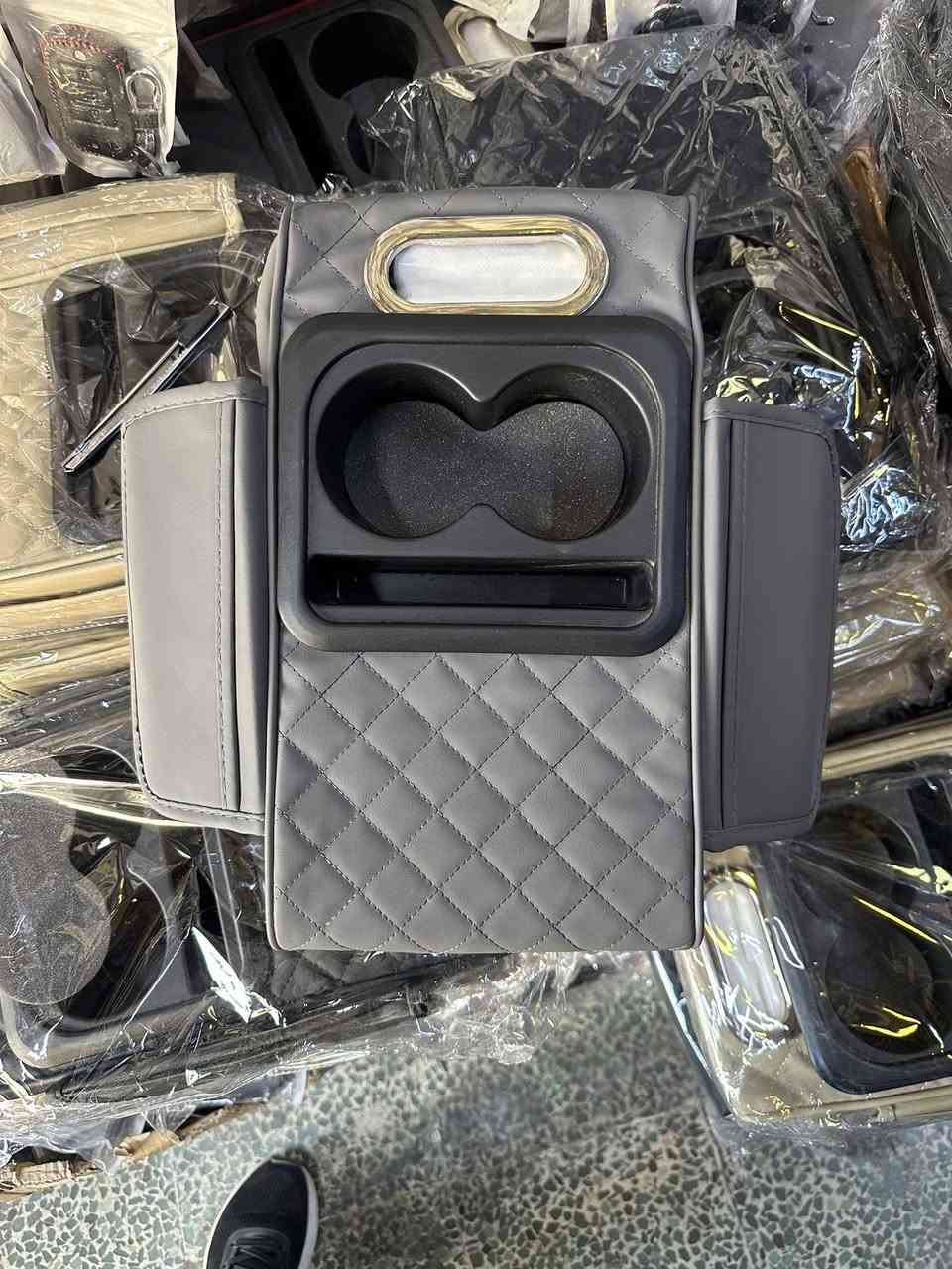 مسند تكوه جميع الوان
كماليات سيارات  كرار الشمري 
يمتاز اسفنج مضغوط جلد اصلي طبيعي يحتوي علا مكان اكلاصات + مبايل
عنوان نجف ناحيه الحريه قرب مفرك ابو حلان ***********
