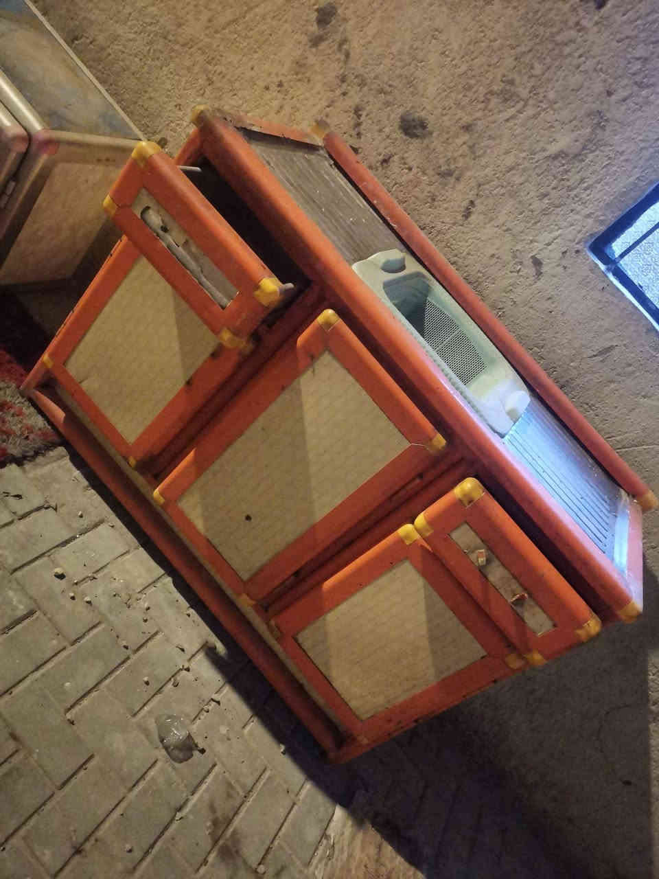 كاونتر مستعمل تعليك طول ثلث أمتار سعر 130 الف معاا سنك مكاني قبله حي جامعه شارع مستشفى طفل *********** البصرة, العراق
