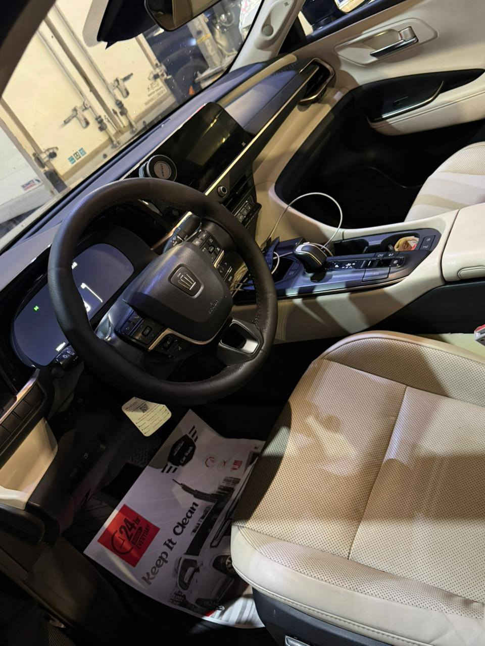 🚗 الملكة تويوتا كراون 2023 - فل مواصفات خليجي للبيع! 🚗
​لكل عشاق الفخامة والتميز، متوفرة الآن لدى شركة قمة الضيافة للاستثمار العقاري، أيقونة الفخامة اليابانية بحالة الوكالة.
​🌟 مواصفات السيارة:
​الموديل: تويوتا كراون (Toyota Crown) 2023
​اللون: أسود ملكي مميز 🖤
​الرقم: سليمانية (هزة وفحص جديد، جاهزة للتحويل)
​المواصفات: فل مواصفات (أعلى فئة) - وارد خليجي
​✨ مميزات الفخامة والراحة:
​تصميم ديناميكي يجمع بين فخامة العناوين ورياضية الأداء.
​مقصورة داخلية جلدية فاخرة مع شاشات رقمية متطورة.
​أنظمة أمان متكاملة (رادار، تحديد مسار، كاميرات 360 درجة).
​فتحة سقف، بصمة تشغيل، وأنظمة قيادة متعددة.
​اقتصادية جداً وقوية في آن واحد.
​💎 السيارة بحالة ممتازة جداً (شبه زيرو) وجاهزة للاستخدام الفوري.
​📞 للاستفسار ومعاينة السيارة:
​للمزيد من التفاصيل أو لمعرفة السعر، يرجى الاتصال بنا مباشرة أو مراسلتنا عبر الواتساب:
​📱 رقم الهاتف: ***********
​📍 الجهة المعلنة: شركة قمة الضيافة للاستثمار العقاري
​أهلاً وسهلاً بكم، سارع بالحجز فالسيارة قطعة مميزة وتستحق الاقتناء!
​#تويوتا #كراون #سيارات_للبيع #السليمانية #العراق #تويوتا_كراون #شركة_قمة_الضيافة
