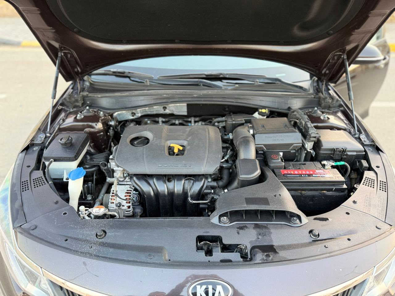 السلام عليكم كيا اوبتما خليجي موديل 2019 خليجي محرك 2000 دوش كفاله عامه لا ضربه ولا صبغ ولا بارد لونهة كرزي كرزي
مكينه 2000 دوش ممفتوح بيهة برغي ع الشركة 
سيارة جديدة جدا تخم تاير حداديه شرط الفحص ماشيه 123 الف كم 
السيارة ع وضع الشركة مناقصهة اي شي 
حساس امامي خلفي شفتات ستيرن 
لد امامي باقي المواصفات المعروفه 
السعر 180 مكاني واسط قضاء الحي تحويل مباشر 
***********
***********
