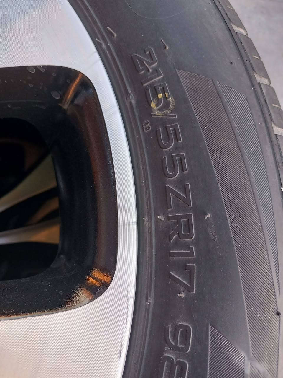 السلام عليكم...تخم ويل كب 17 اصلي كيا (صول اوبتما سوناتا)
+ 4 اطارات 215/55/17
السعر: 300 الف  
العنوان:بغداد الجديده .....ماكو توصيل 
للاتصال:*********** واتساب
