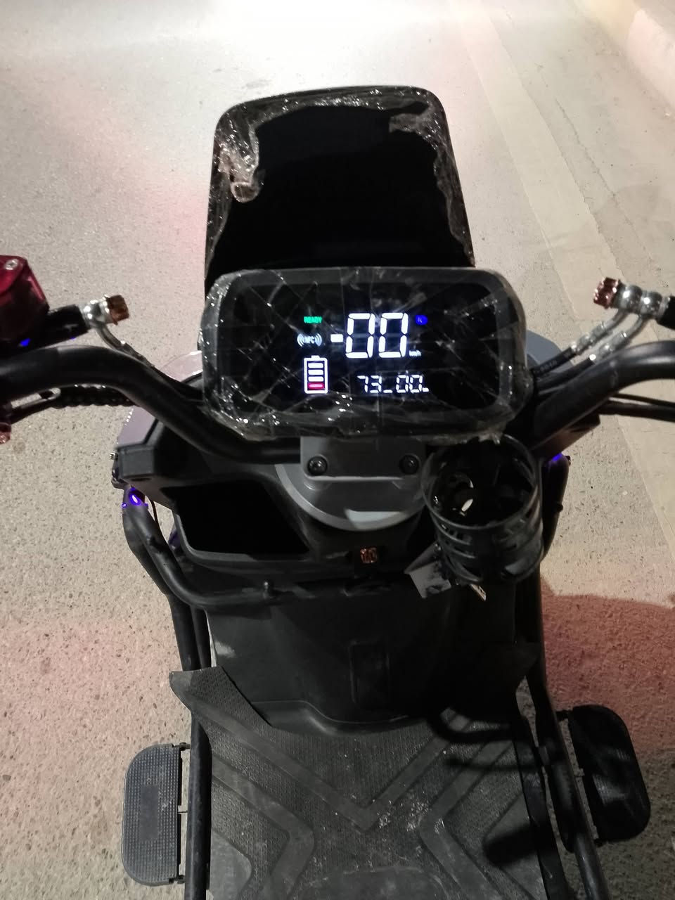 سلام عليكم من رخصه الادمن للبيع دراجة شحن نوع اباتشي موديل 2025  دراجة كاملة كل نقص مابيها لايتات شغاله زنون رماش الاستفسارات ***********
