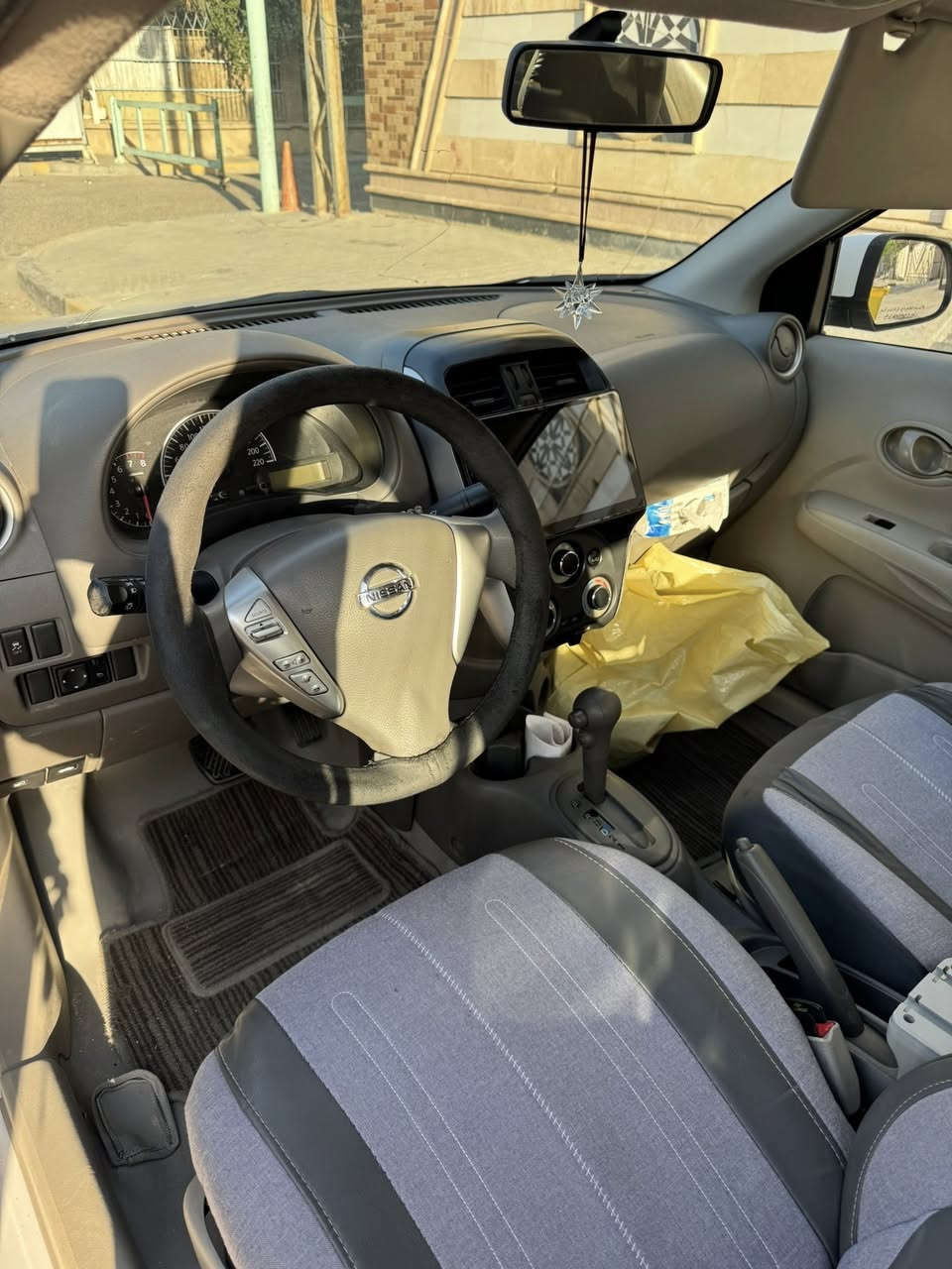 سلام عليكم نيسان صني 2021هندي كفاله عامه
السياره جديده ماشيه 83الف
اتصال فقط ***********
